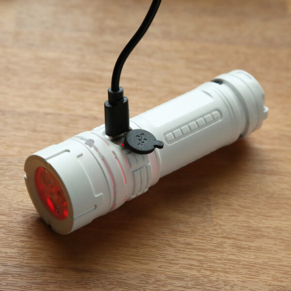 ReNew Lite Rechargeable Flashlight - Image 4